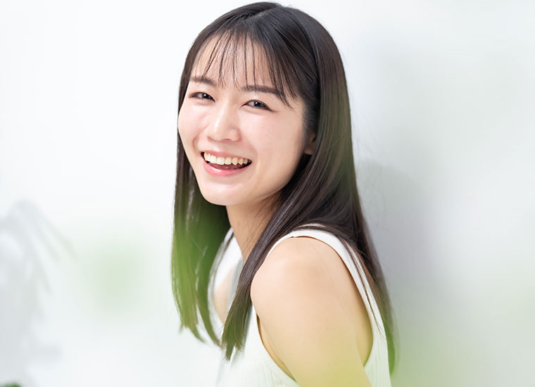 笑顔の女性