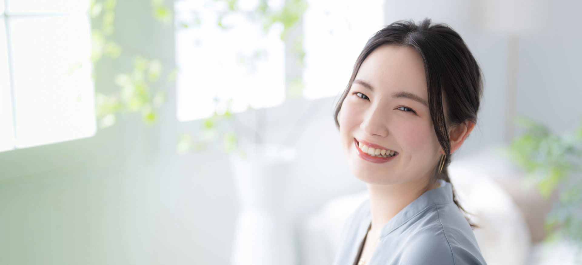 笑顔の女性